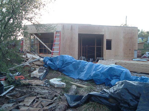 Studio Front 4-05 53k